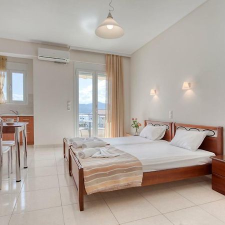 לאוטרה אדיפסאו Niovi Luxury Apartments מראה חיצוני תמונה