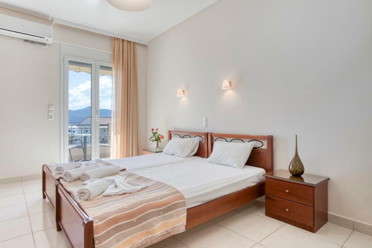לאוטרה אדיפסאו Niovi Luxury Apartments מראה חיצוני תמונה